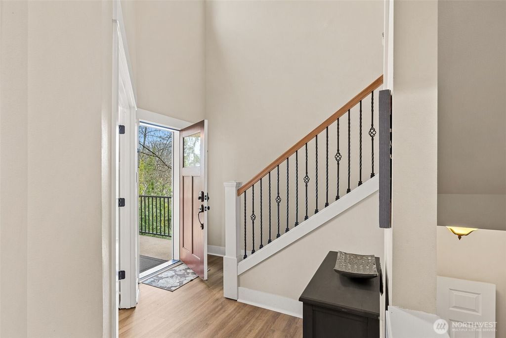 Photo of 4618 S 140th Street, Tukwila, WA 98168 (MLS # 2504540)