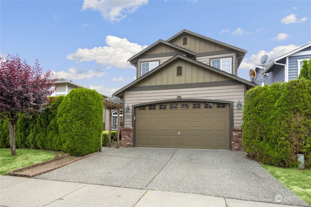 Photo of 17221 12th Place W, Lynnwood, WA 98037 (MLS # 2126516)