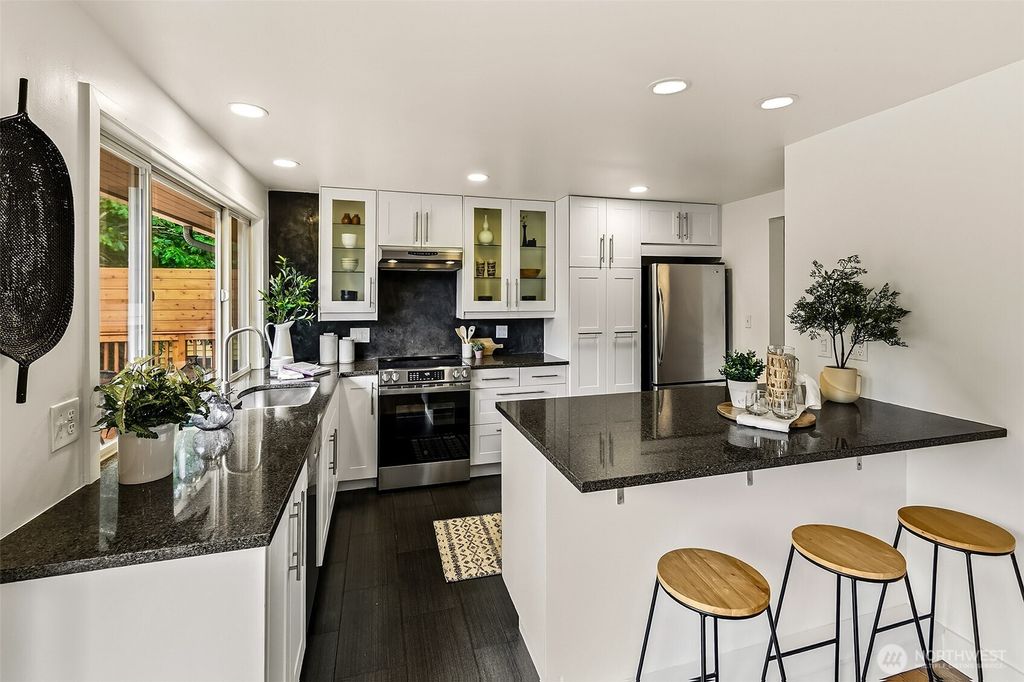 Photo of 1612 SW 166th Street, Burien, WA 98166 (MLS # 2521858)