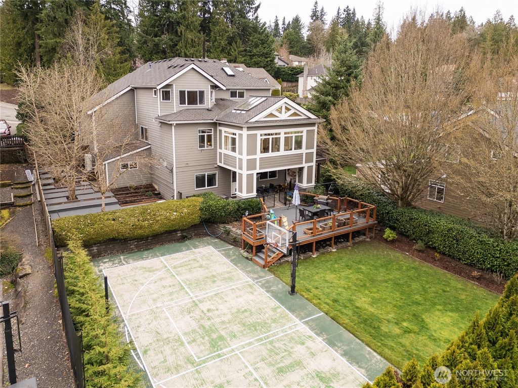 Photo of 9968 184th Avenue NE, Redmond, WA 98052 (MLS # 2492510)