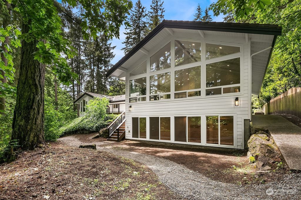 Photo of 3832 132nd Avenue NE, Bellevue, WA 98005 (MLS # 2240769)