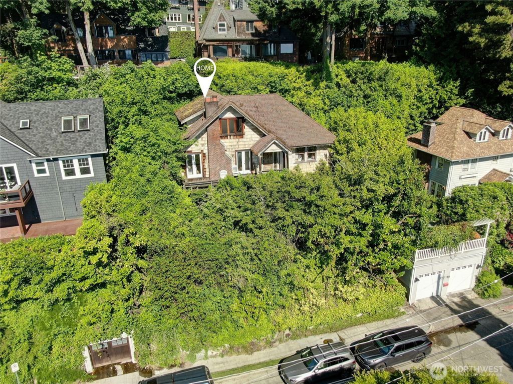 Photo of 607 38th Avenue, Seattle, WA 98122 (MLS # 2391511)