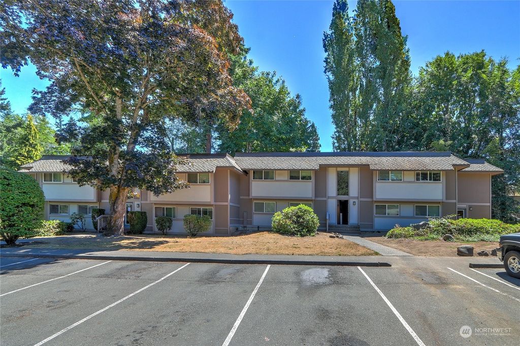 Photo of 4601 SW 320th Street #E1, Federal Way, WA 98023 (MLS # 2243425)