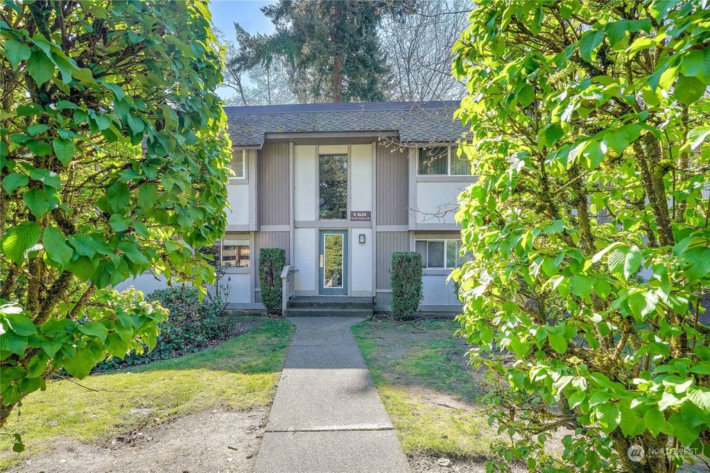 Photo of 4601 SW 320th Street #E1, Federal Way, WA 98023 (MLS # 2243425)