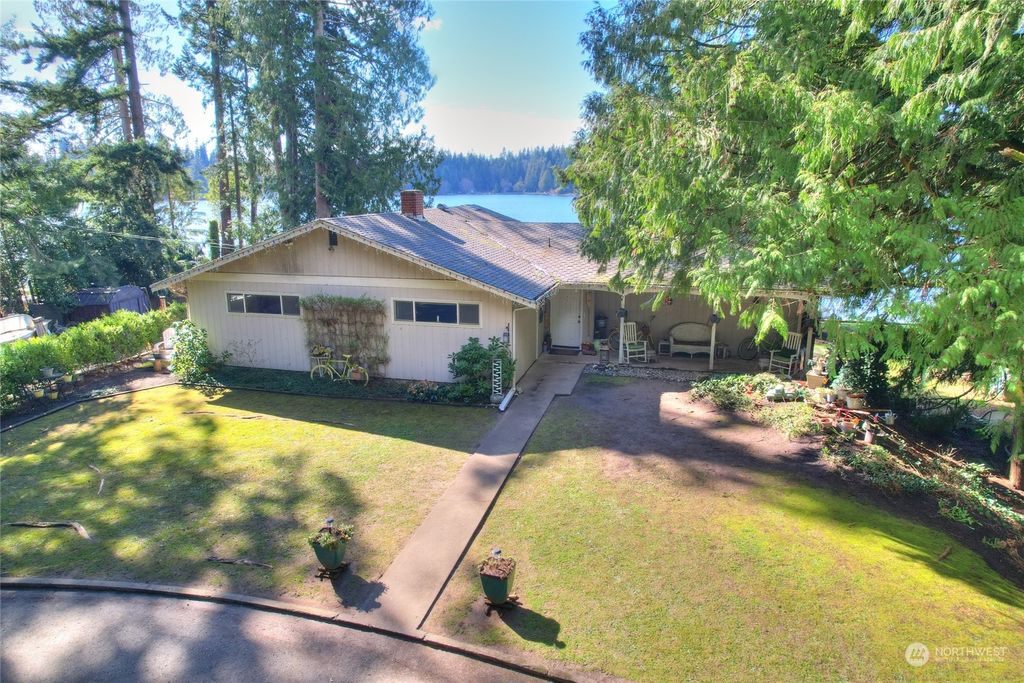Photo of 14718 W Lake Goodwin Road, Stanwood, WA 98292 (MLS # 2205310)