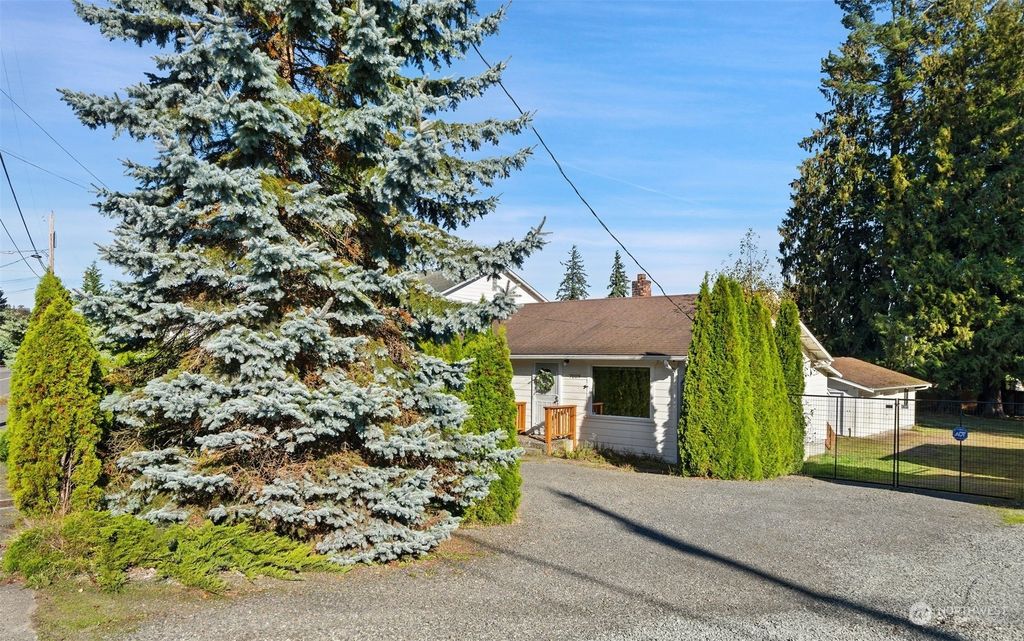 Photo of 7009 Beverly Boulevard, Everett, WA 98203 (MLS # 2175903)