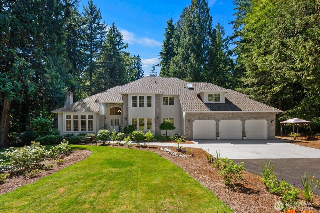 Photo of 19619 223rd Avenue NE, Woodinville, WA 98077 (MLS # 2402438)