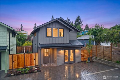 Photo of 524 NE 89th Street #B, Seattle, WA 98115 (MLS # 2505960)