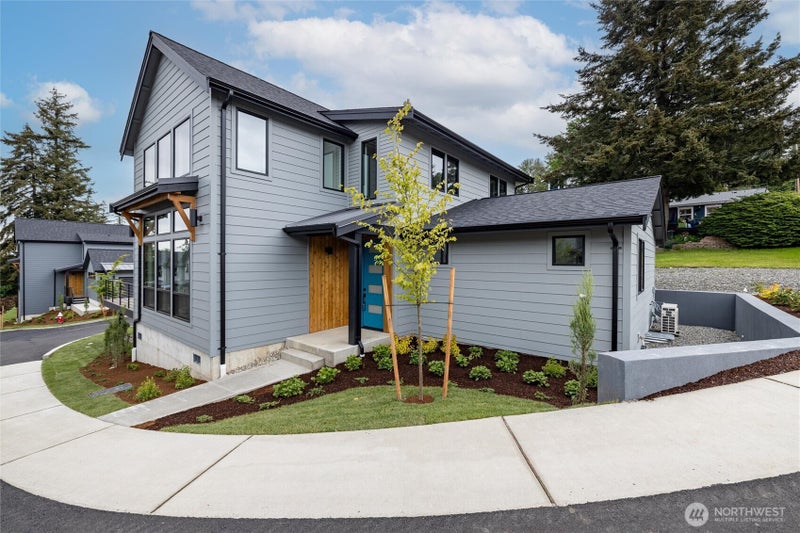 1110 Divine Lane