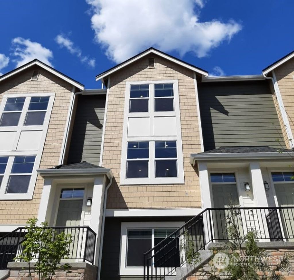 Photo of 12125 NE 193rd Lane #E, Bothell, WA 98011 (MLS # 2173393)