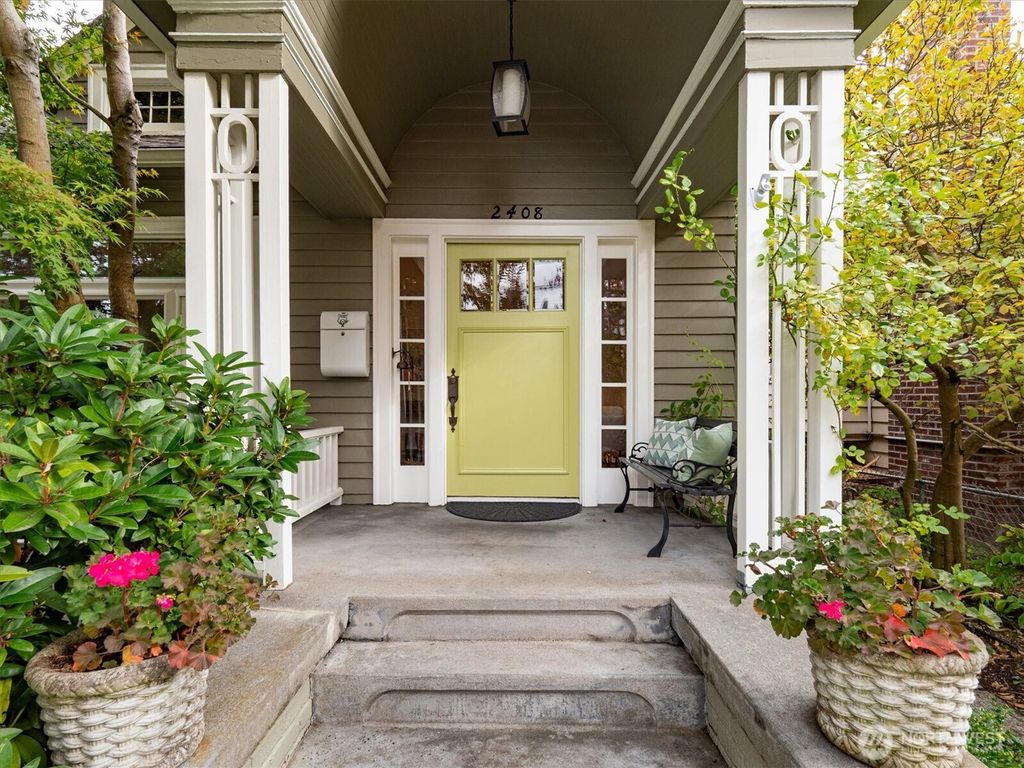 Photo of 2408 Warren Avenue N, Seattle, WA 98109 (MLS # 2447494)