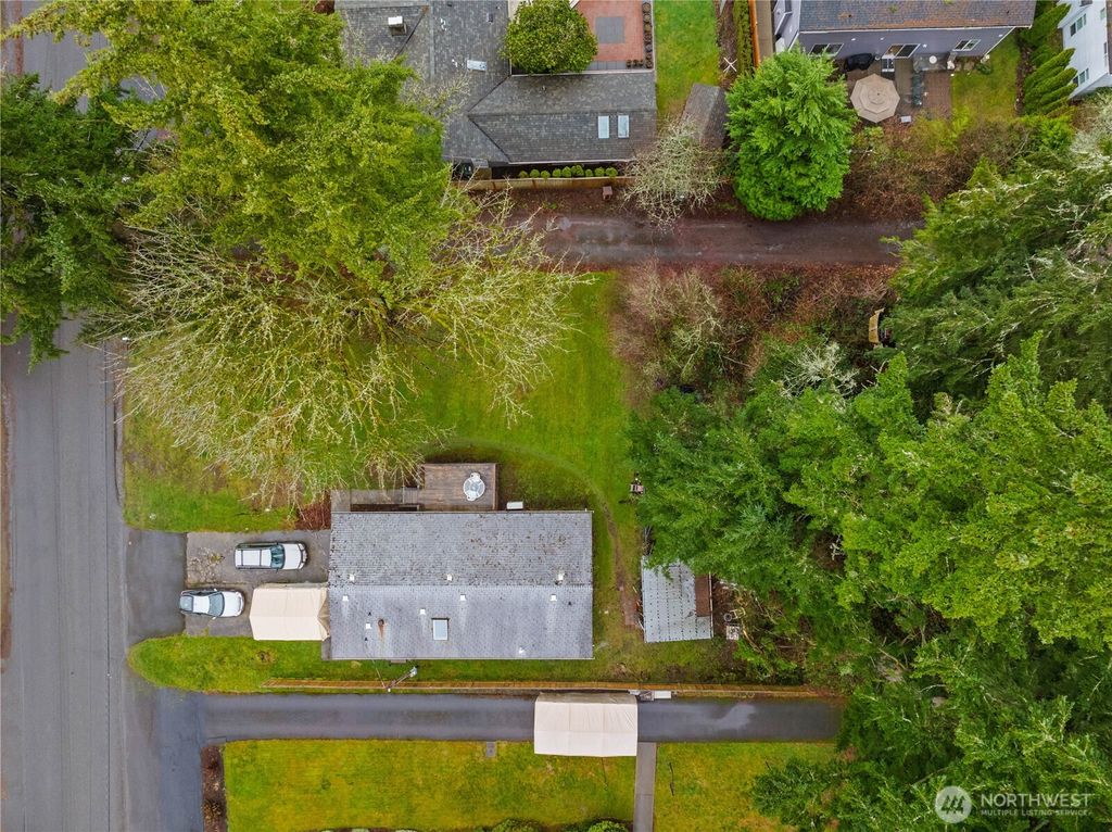 Photo of 15058 75th Avenue NE, Kenmore, WA 98028 (MLS # 2344329)