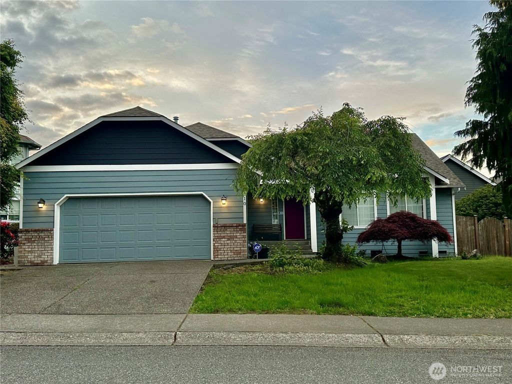 Photo of 12910 SE 217th Place, Kent, WA 98031 (MLS # 2529941)