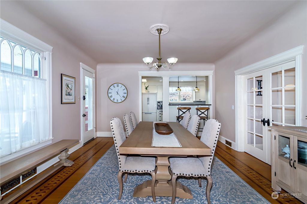 listing image 9368453427454592002