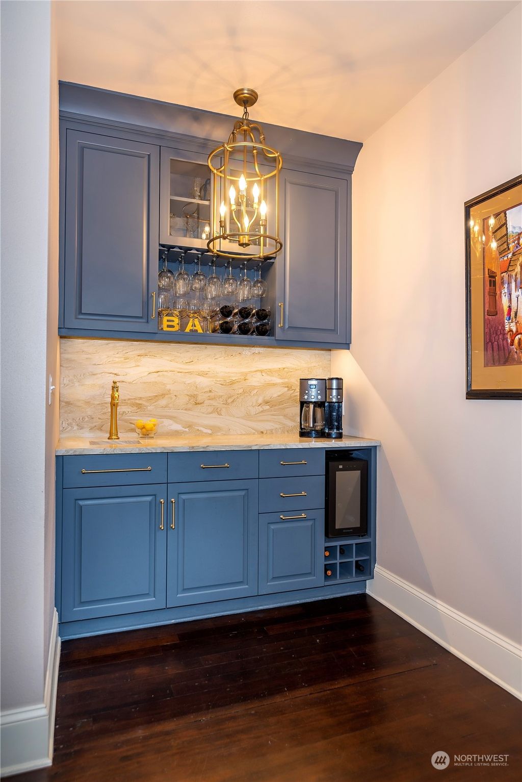 listing image 9362173935852318345