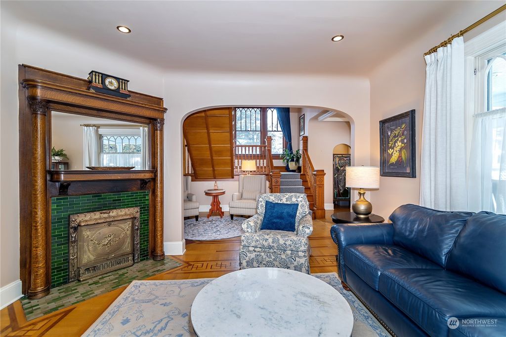 listing image 9364624278278757056