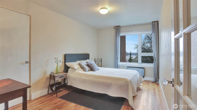 530 W Olympic Place 304