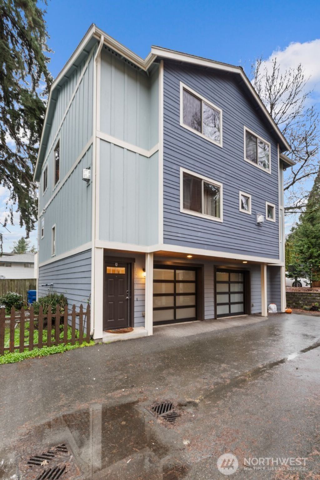Photo of 12039 35th Avenue NE #A, Seattle, WA 98125 (MLS # 2476237)