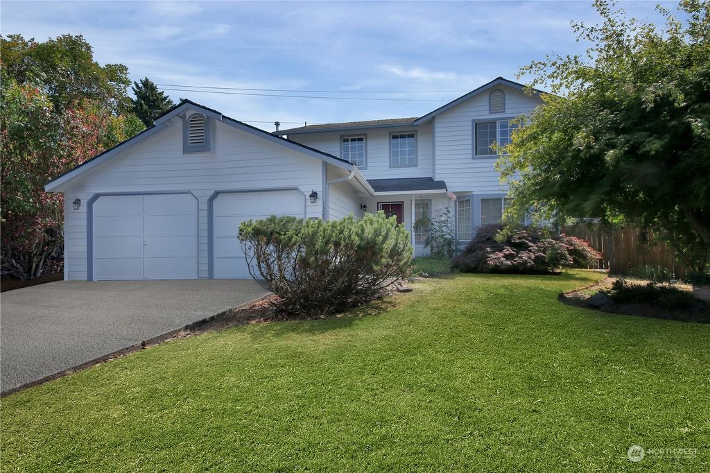 Photo of 1325 SW 355th Place, Federal Way, WA 98023 (MLS # 2134443)