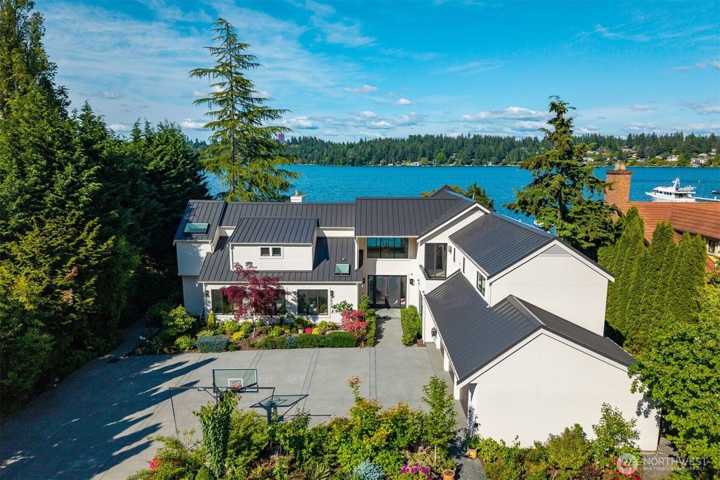Photo of 8620 N Mercer Way, Mercer Island, WA 98040 (MLS # 2381467)