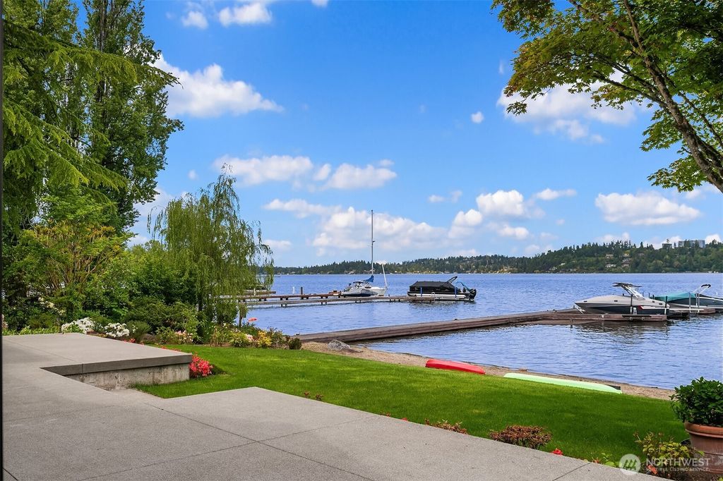 Photo of 8620 N Mercer Way, Mercer Island, WA 98040 (MLS # 2381467)