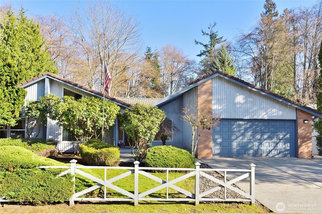 Photo of 17719 54th Avenue W, Lynnwood, WA 98037 (MLS # 2479705)