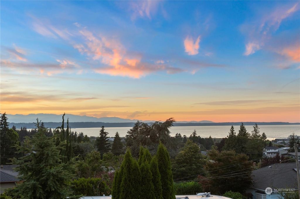 Photo of 730 Laurel Street, Edmonds, WA 98020 (MLS # 2282998)