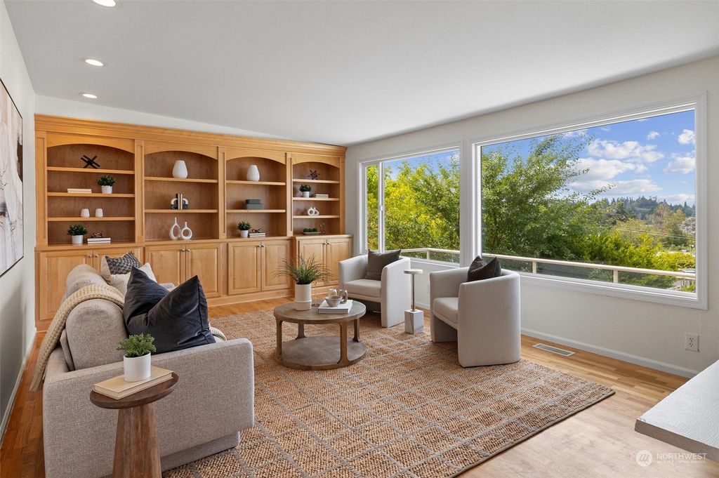 Photo of 730 Laurel Street, Edmonds, WA 98020 (MLS # 2282998)