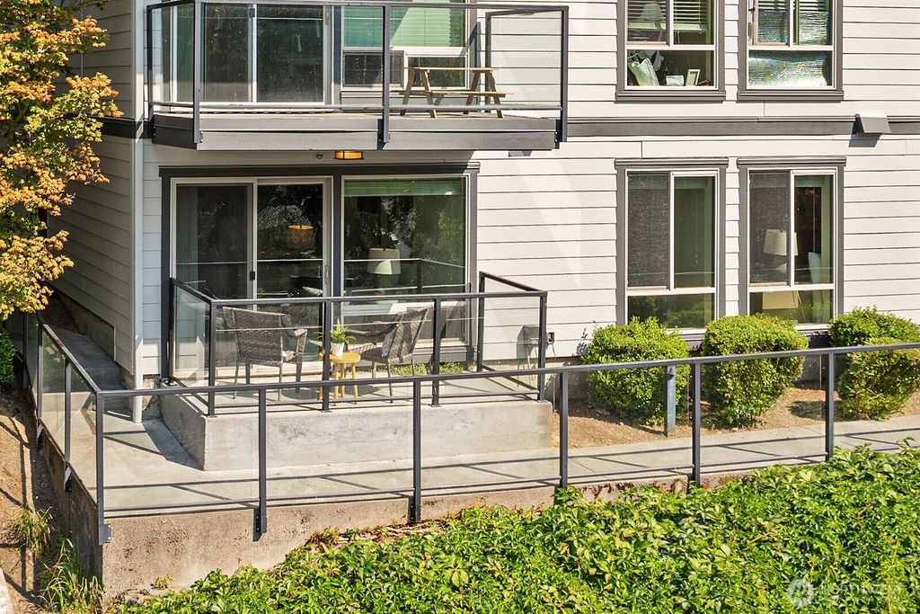 Photo of 3208 81st Place SE #D102, Mercer Island, WA 98040 (MLS # 2424788)