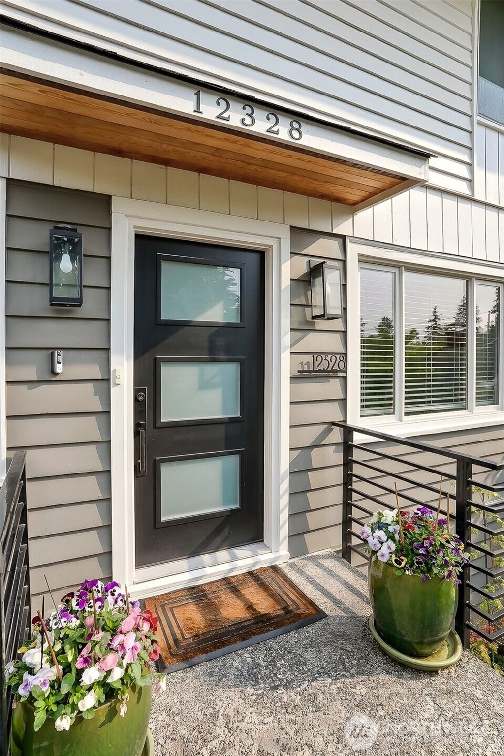 Photo of 12328 38th Avenue NE, Seattle, WA 98125 (MLS # 2512625)