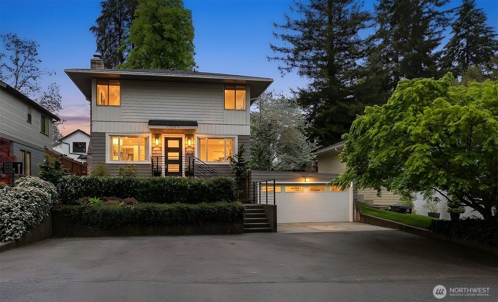 Photo of 12328 38th Avenue NE, Seattle, WA 98125 (MLS # 2512625)