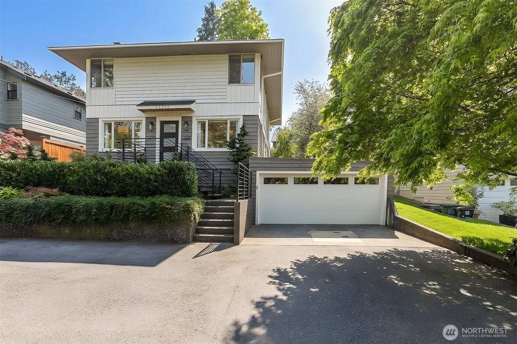 Photo of 12328 38th Avenue NE, Seattle, WA 98125 (MLS # 2512625)