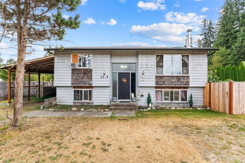 Photo of 1265 Cascade Street, Darrington, WA 98241 (MLS # 2561346)