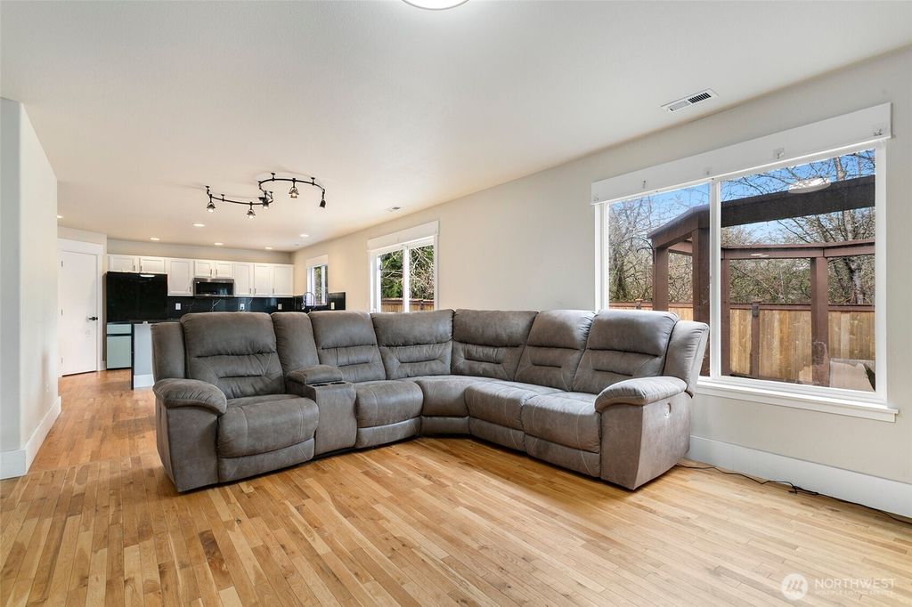 Photo of 11515 138th Street Ct E, Puyallup, WA 98374 (MLS # 2490163)