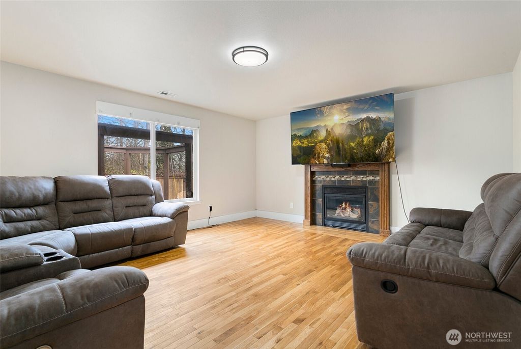 Photo of 11515 138th Street Ct E, Puyallup, WA 98374 (MLS # 2490163)