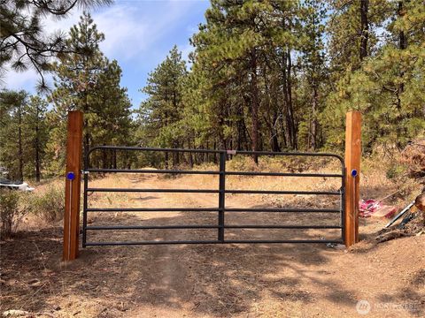 Photo of 301 Sunrise Way, East Wenatchee, WA 98802 (MLS # 2496480)