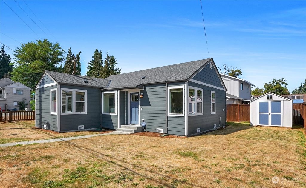 Photo of 1005 Pecks Drive, Everett, WA 98203 (MLS # 2151233)