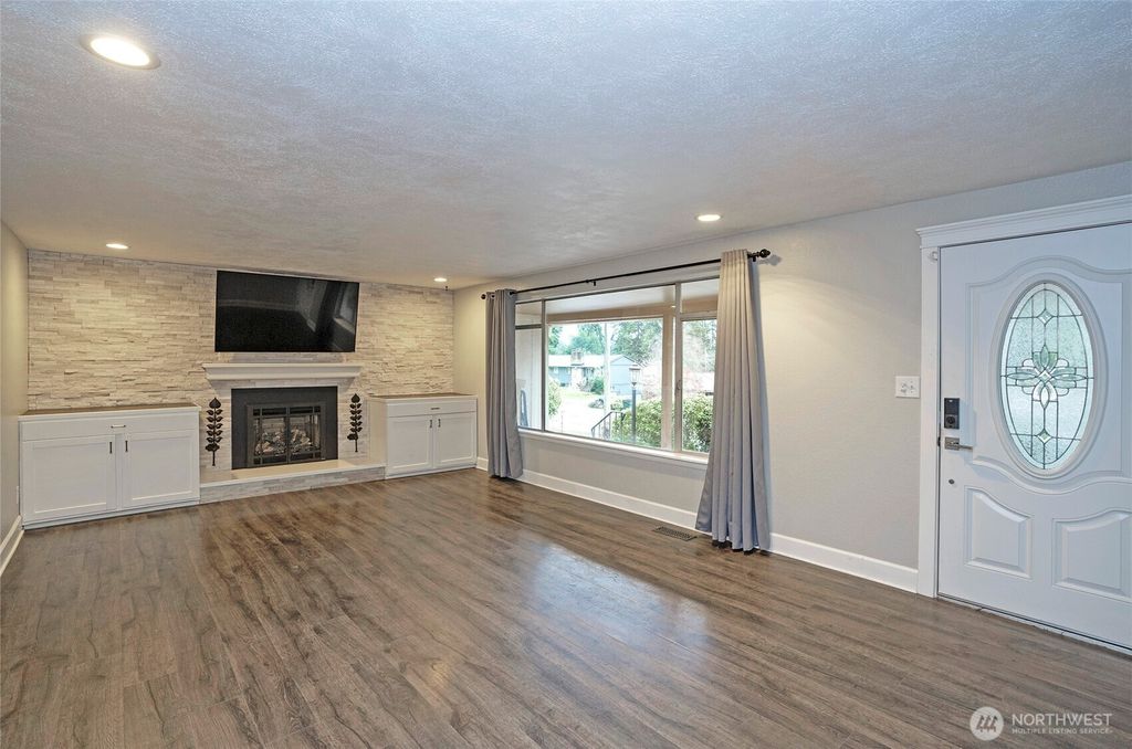 Photo of 10111 Cedrona Street SW, Lakewood, WA 98498 (MLS # 2463697)