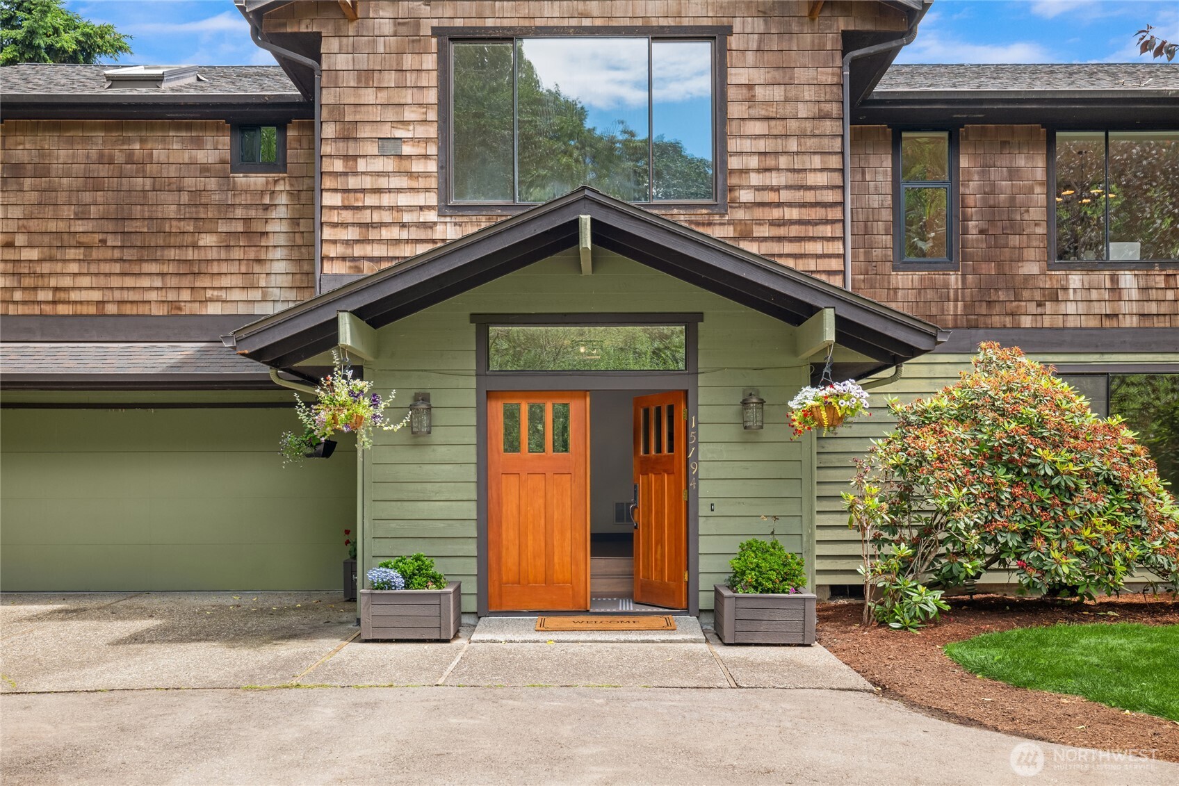 15194 Sunrise Drive NE