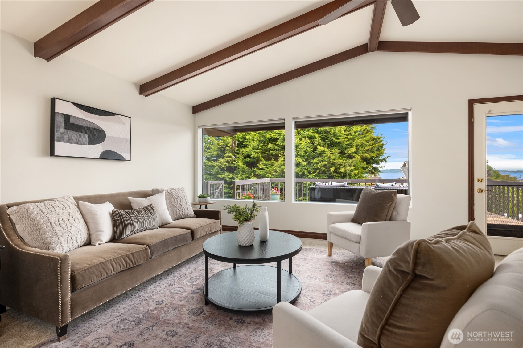 15194 Sunrise Drive NE