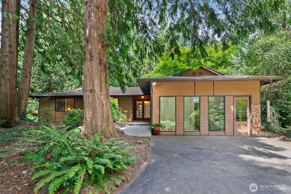 Photo of 11333 204th Avenue NE, Redmond, WA 98053 (MLS # 2417667)