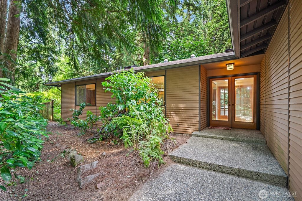 Photo of 11333 204th Avenue NE, Redmond, WA 98053 (MLS # 2417667)