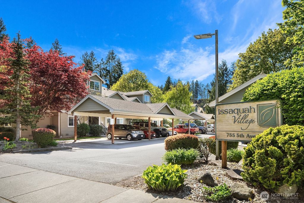 Photo of 755 5th Avenue NW #E204, Issaquah, WA 98027 (MLS # 2363327)