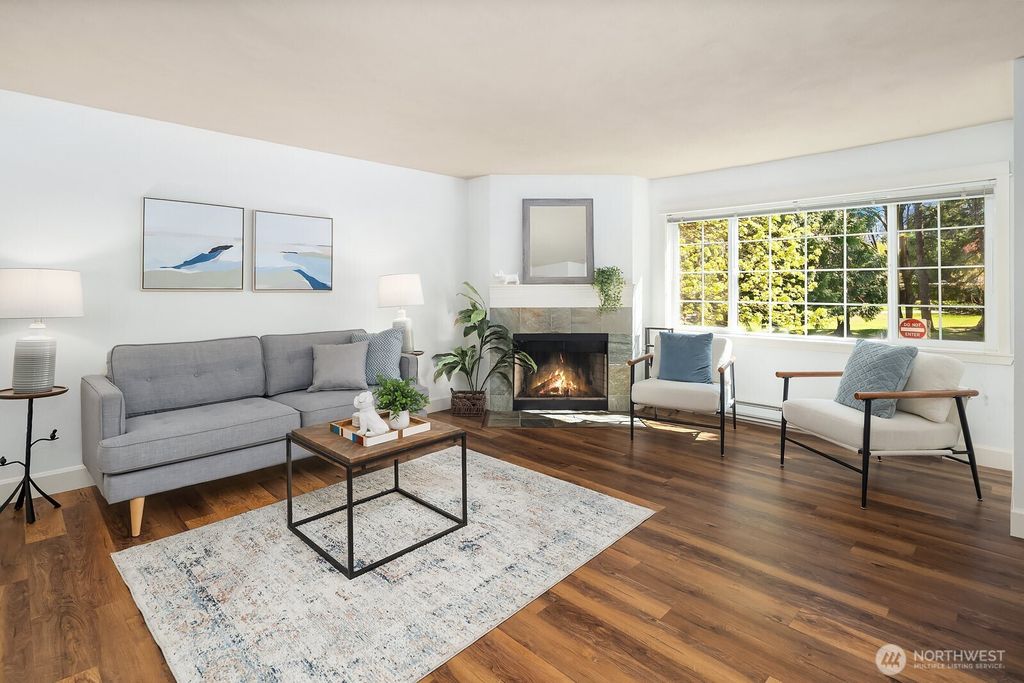 Photo of 755 5th Avenue NW #E204, Issaquah, WA 98027 (MLS # 2363327)