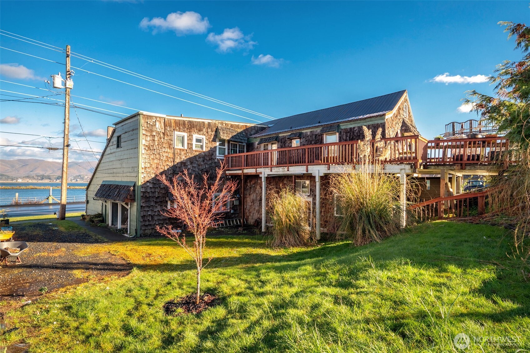 608 W Robert Bush Drive