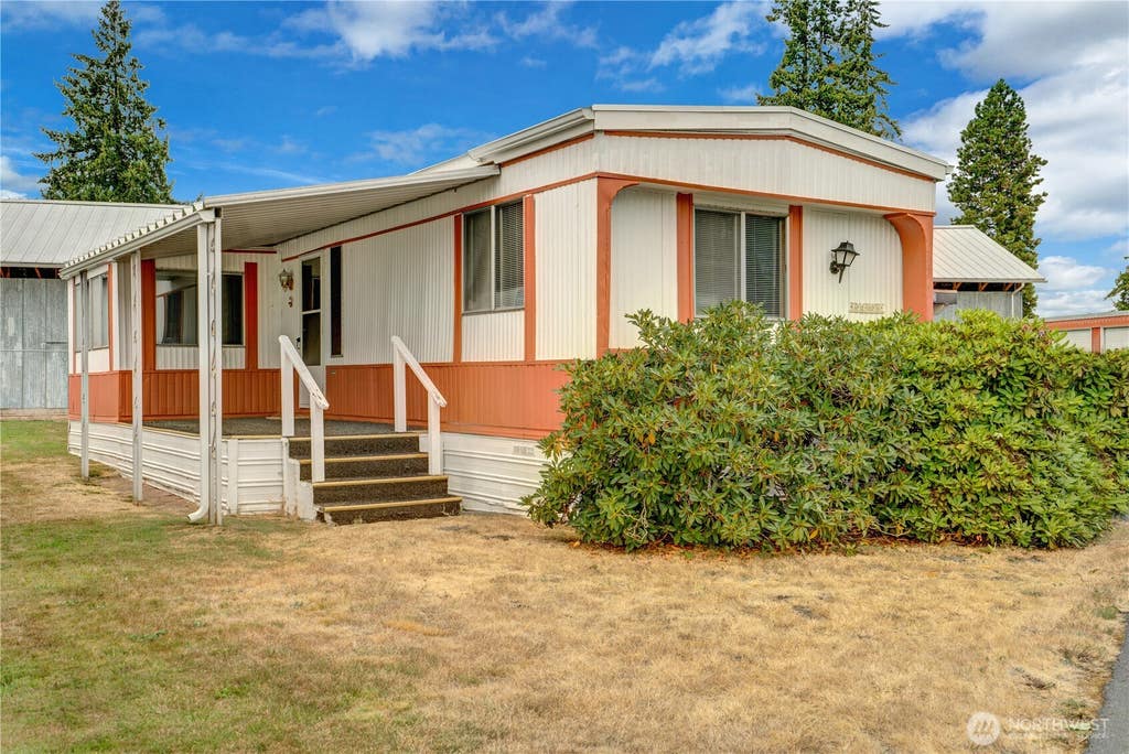 Photo of 20624 9th Avenue Ct E #32, Spanaway, WA 98387 (MLS # 2574164)
