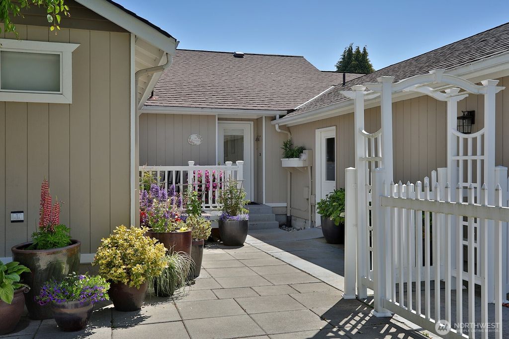 Photo of 424 Island View Lane, Langley, WA 98260 (MLS # 2484307)