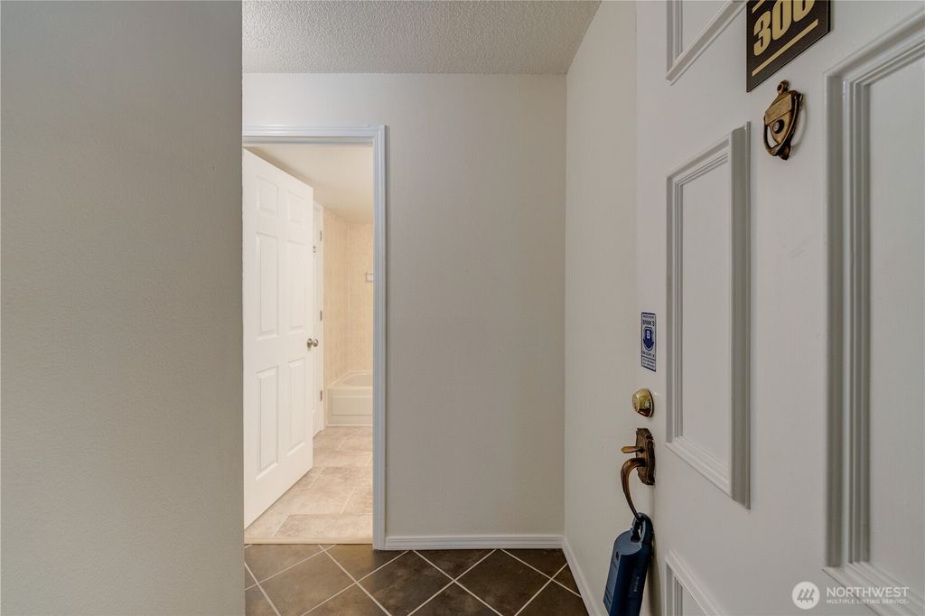 Photo of 2522 S 317th Street #306, Federal Way, WA 98003 (MLS # 2347759)