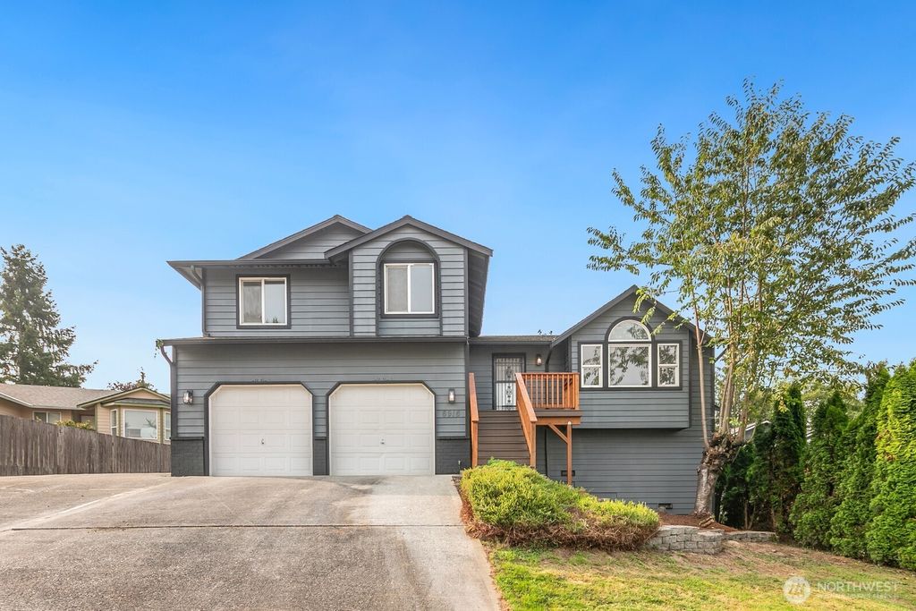 Photo of 6916 54th Place NE, Marysville, WA 98270 (MLS # 2430394)