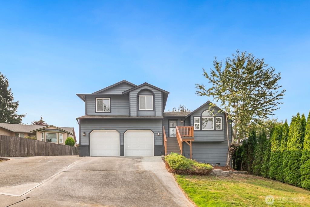 Photo of 6916 54th Place NE, Marysville, WA 98270 (MLS # 2430394)